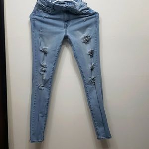 Aeropostale High Rise Curvy Jeans size 4. ( G3 )